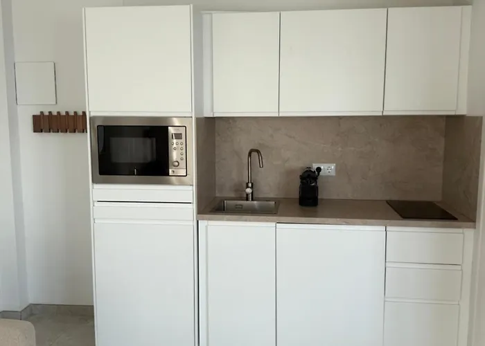 Appartamento With Lovely Sea Views