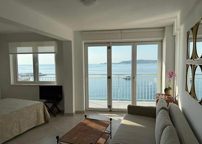 Appartamento With Lovely Sea Views *